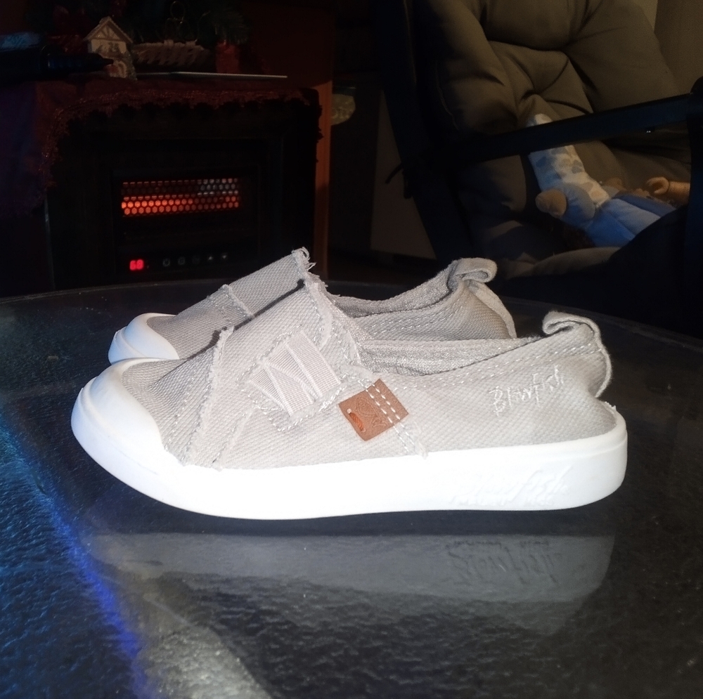 Size 8 toddler shoe